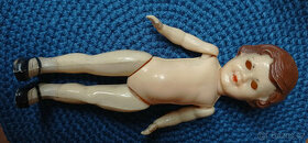 Starožitná panenka značena