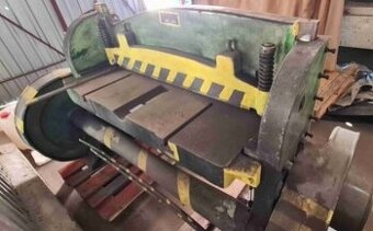 NT 100/4, 1959, použité tabulové nůžky