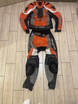 Kombinéza na motorku