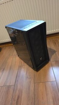 Prodám herní počítač se dvěma monitory