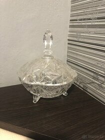 skleněná dóza, či cukřenka