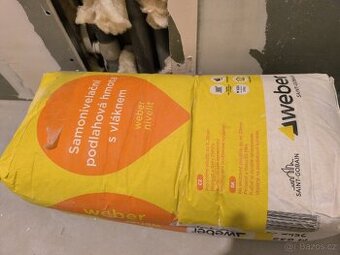 Samonivelační podlahová hmota s vláknem