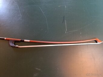 Kontrabasový smyčec