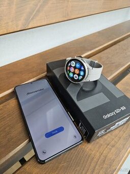 Samsung Galaxy S21+ a Galaxy Watch 5 Pro