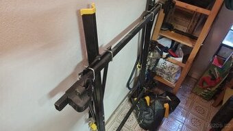 Kompletní střešní set HAKR – uzamykatelné příčníky + nosič n