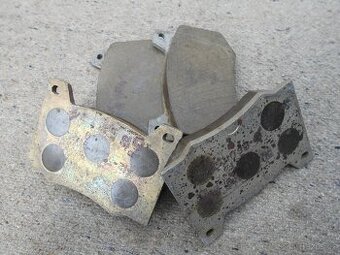 Moskvič - brzdové destičky