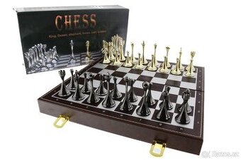 Luxusní šachový set kůže a kov s magnetickými figurkami