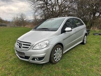 W245 B-klasse Mercedes na náhradní díly