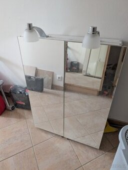 Koupelnová skříňka