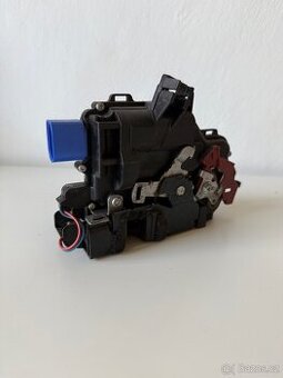 Zámek pro pravé přední dveře