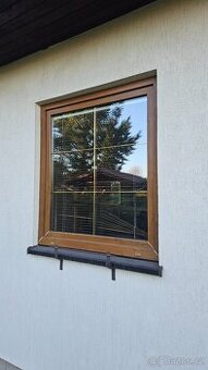 Plastová dvojskla hnědá