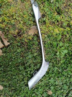 Chrom předního nárazníku Traweler