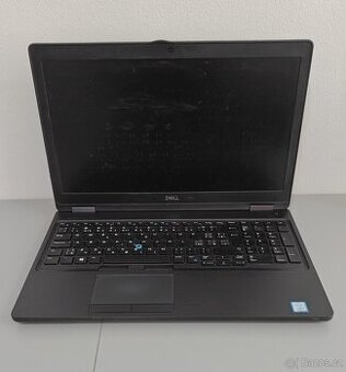 Latitude 5590 s drobnou vadou