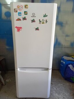 Lednice Indesit