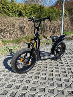 Elektrokoloběžka Perut BAT 2000W 28ah (ebike elektro motorka