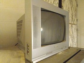 barevná retro TV - 1