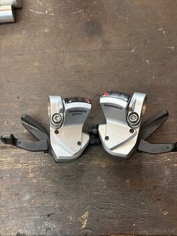 Shimano SL-R440 3x8 řazení