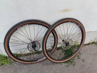 Zapletená kola na gravel 29" rychloupínák