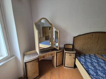 Starobylý ložnicový set