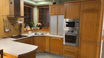 Rohová kuchyň se spotřebiči Electrolux – sleva za