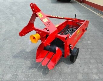 Vyoravač brambor na traktor