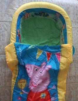 Nafukovací matrace se spacákem Prasátko Peppa, od 3let