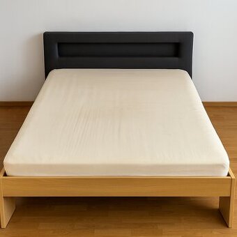 Moderní postel