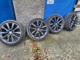 Prodám alu r 17/215/40 Barum polaris 5