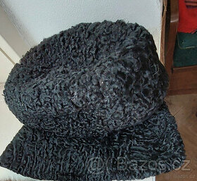 Čepice a límec perzián akce