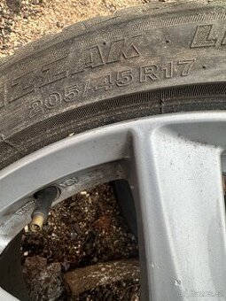 Kola Peugeot 406 R17