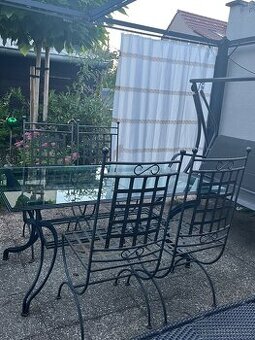 Masivní kovaný zahradní set - stůl plus 4 židle