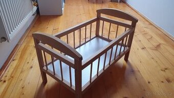 Postýlka pro panenky