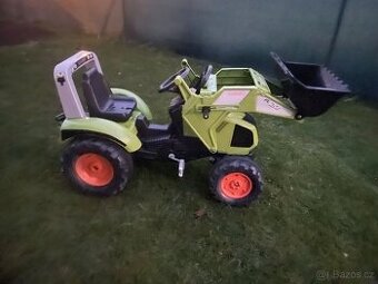 Šlapací traktor s bagrem