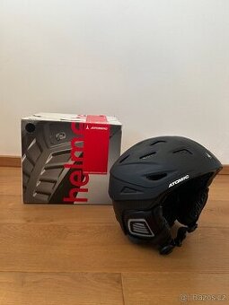 Lyžařská přilba Atomic - černá