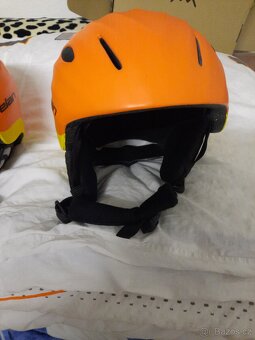 Prodám dětské lyžařské helmy Elán