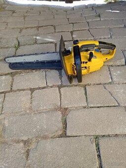 motorová benzínová pila - 1