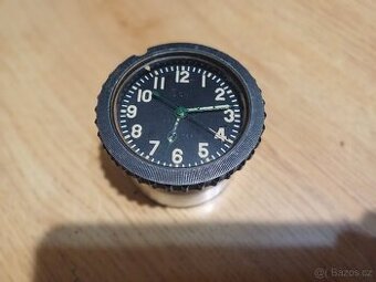 Palubní hodiny, hodinky Avrm