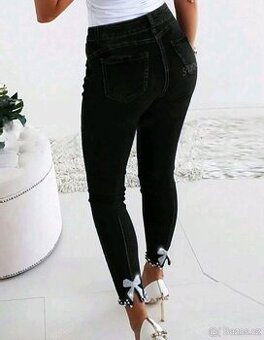 Černé elastické džíny vel. M