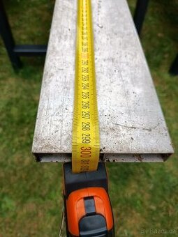 Stavební hliníková lať