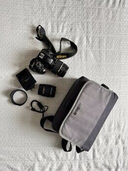 Set Nikon D3300, dva objektivy, brašna ad.