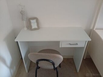 Dětské dva stoly jako nové