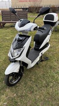 Elektrický skútr RACCEWAY E-Fichtl