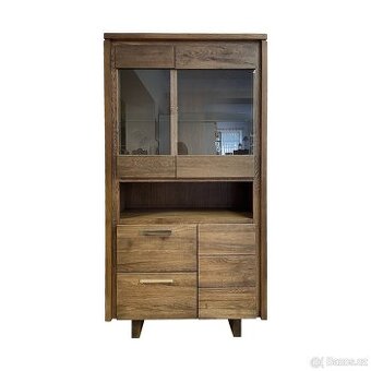 Dubová masivní vitrína/skříň - Master