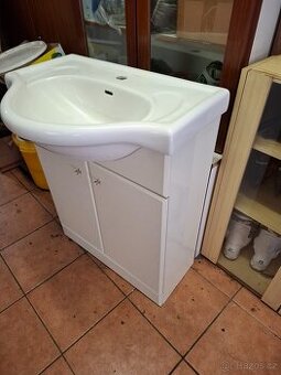 Koupelnová skříňka s umyvadlem