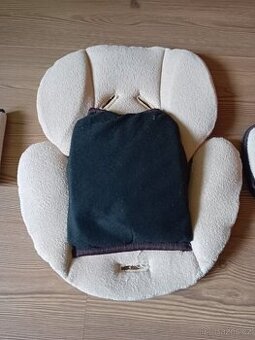 Novorozenecka vlozka do autosedacky/vajicka.