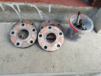 2x Rozšiřující podložky 5x112 + delší šrouby