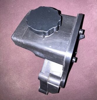 Servo nádobka Mercedes C W 204