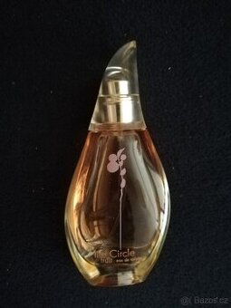 Dámská toaletní voda (parfém)