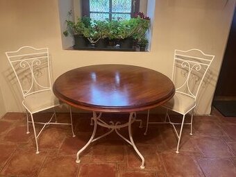 Prodám kulatý, kovový stůl plus dvě kovové židle