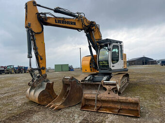 Pásové rýpadlo LIEBHERR R 924 COMPACT LITRONIC,ROK 2013